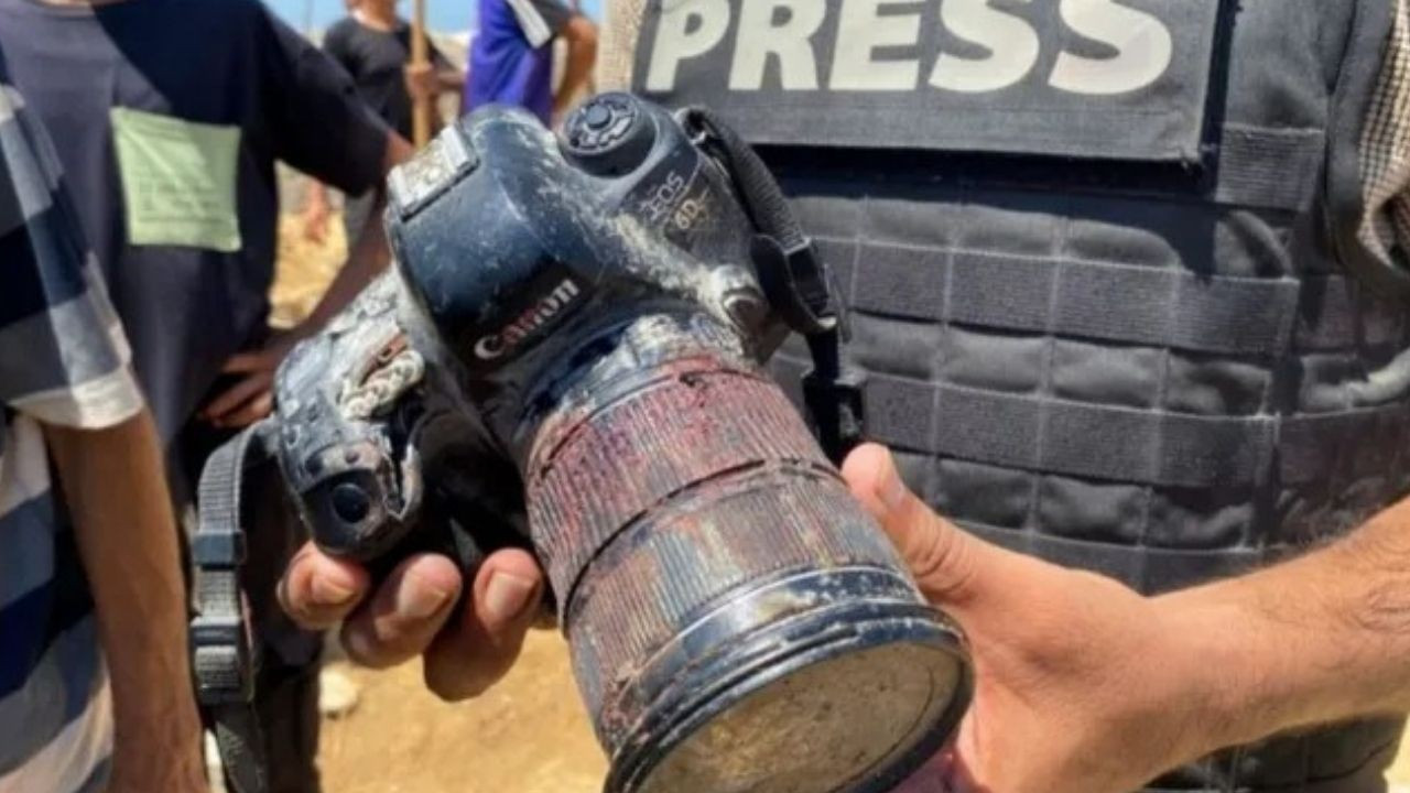 Dünya genelinde 250'den fazla medya kuruluşundan İsrail'e tepki: Gazeteler ilk sayfalarını kararttı Dünya genelinde 250'den fazla medya kuruluşundan İsrail'e tepki: Gazeteler ilk sayfalarını kararttı