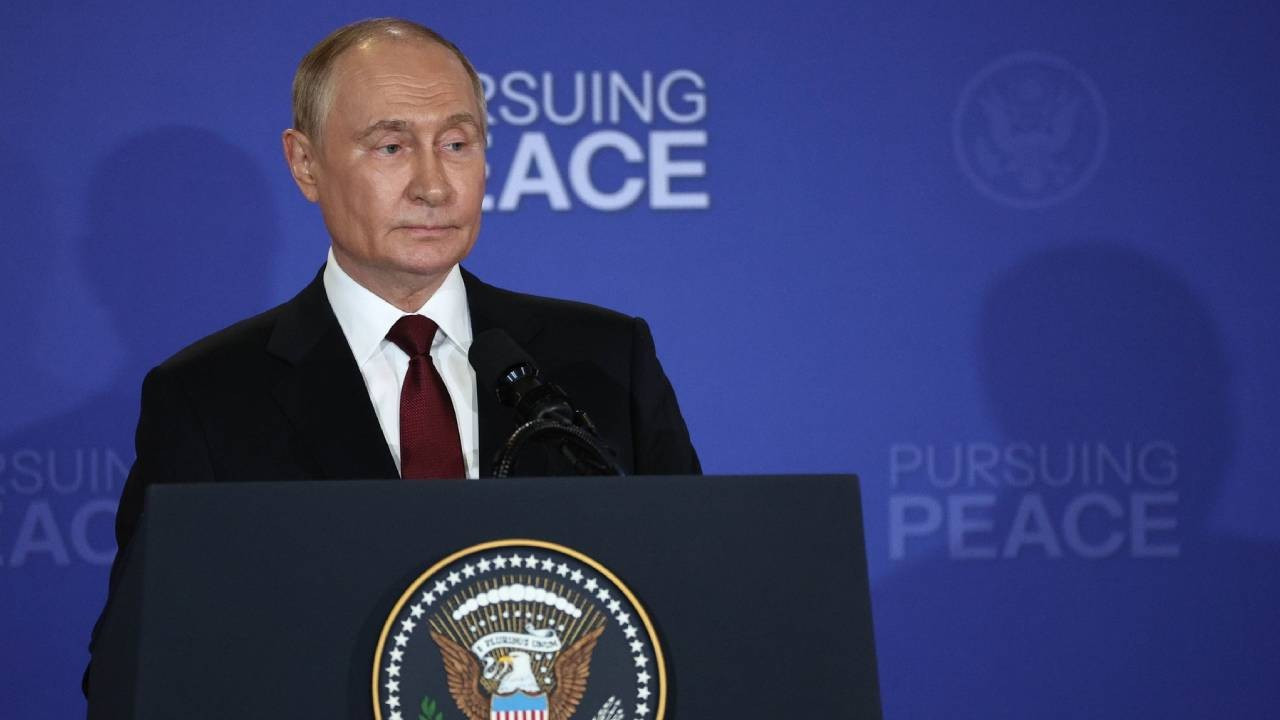 Putin’den Batılı ülkelere uyarı: Ukrayna’daki tüm birlikler Rusya için meşru hedef